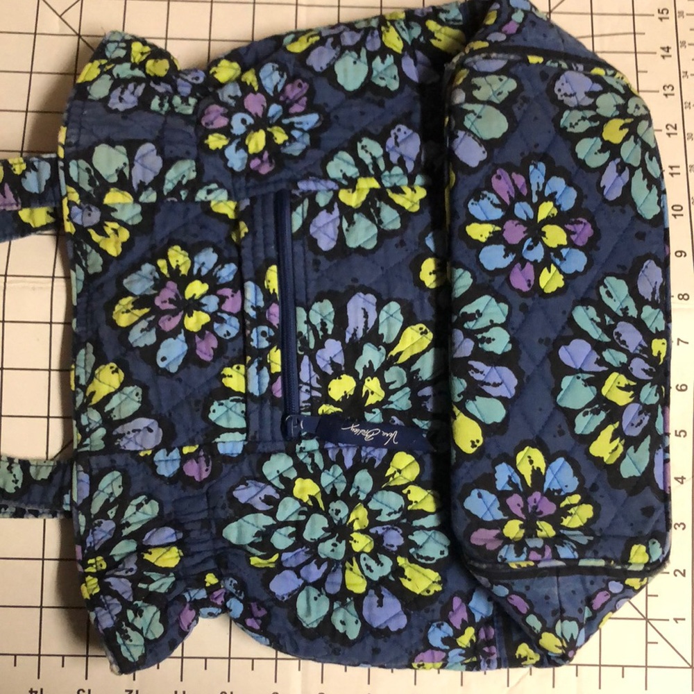 Vera Bradley Indigo Pop shoulder bag.